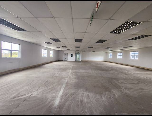 275M² OFFICE TO LET IN HALFWAY GARDENS